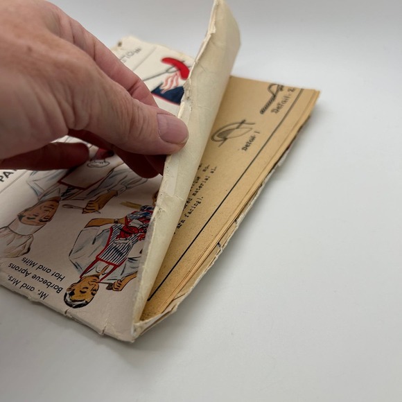 Mccall Vintage 1940's Pattern #1515 Mr.& Mrs. BBQ Aprons Hat Mitts HTF RARE - Picture 9 of 10